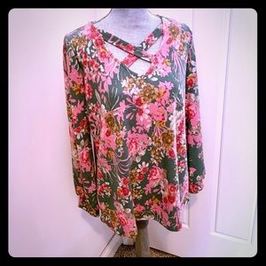 BNWT white birch Floral design long sleeved top